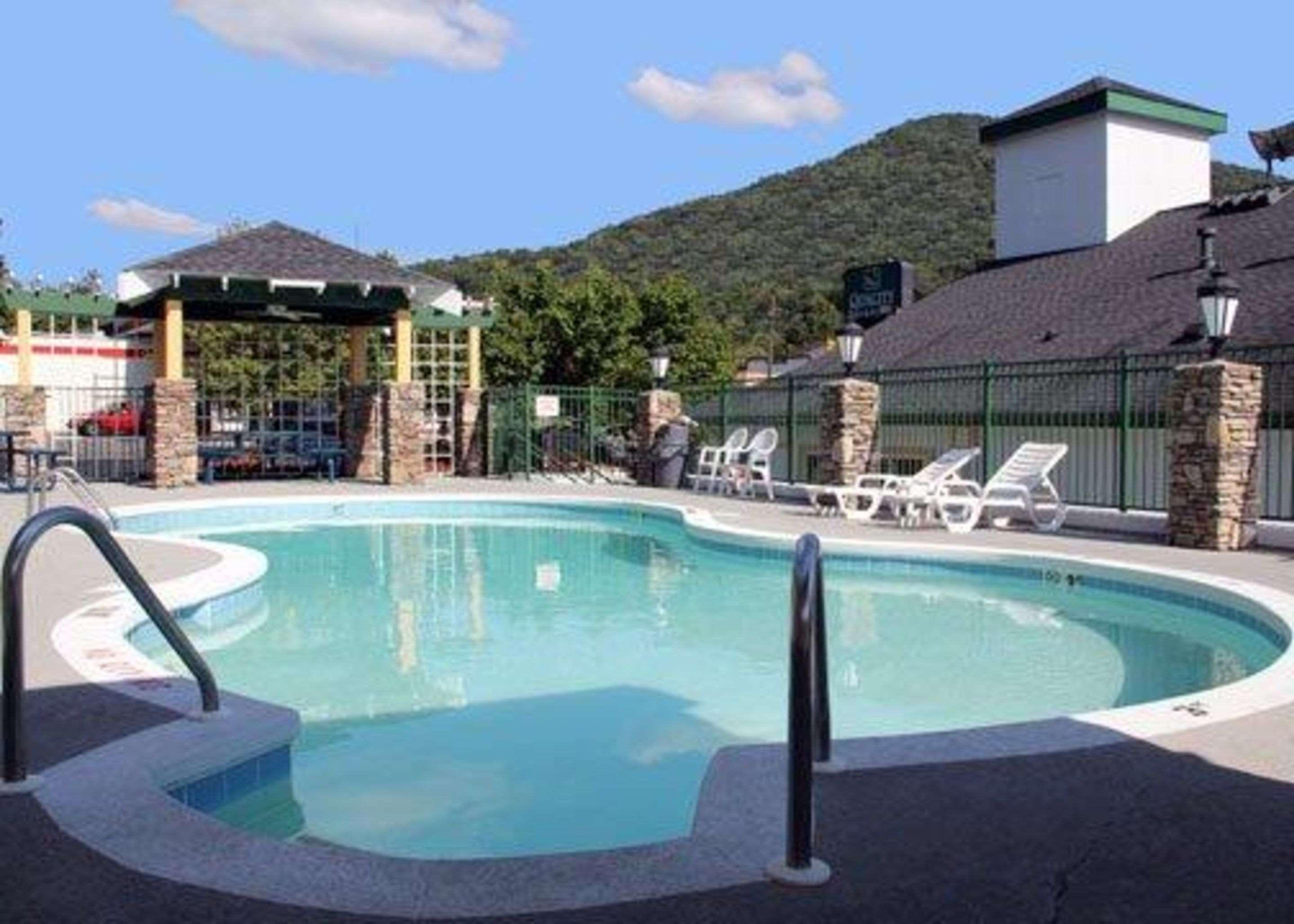 Quality Inn & Suites Biltmore East Asheville Konforlar fotoğraf